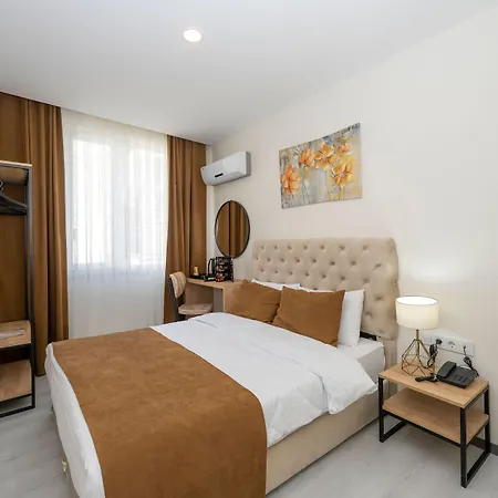 Gloria Airport מלון 3*