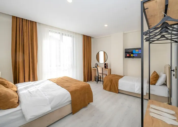 Gloria Airport מלון