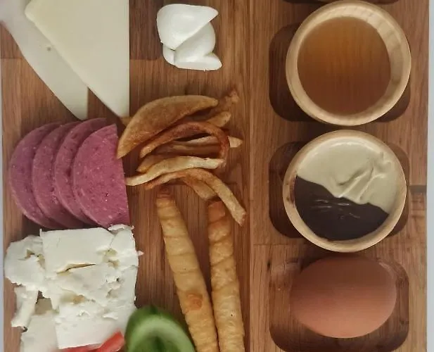 Gloria Airport מלון 3*