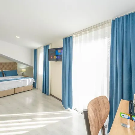 Gloria Airport 3*