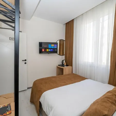Gloria Airport Hotel